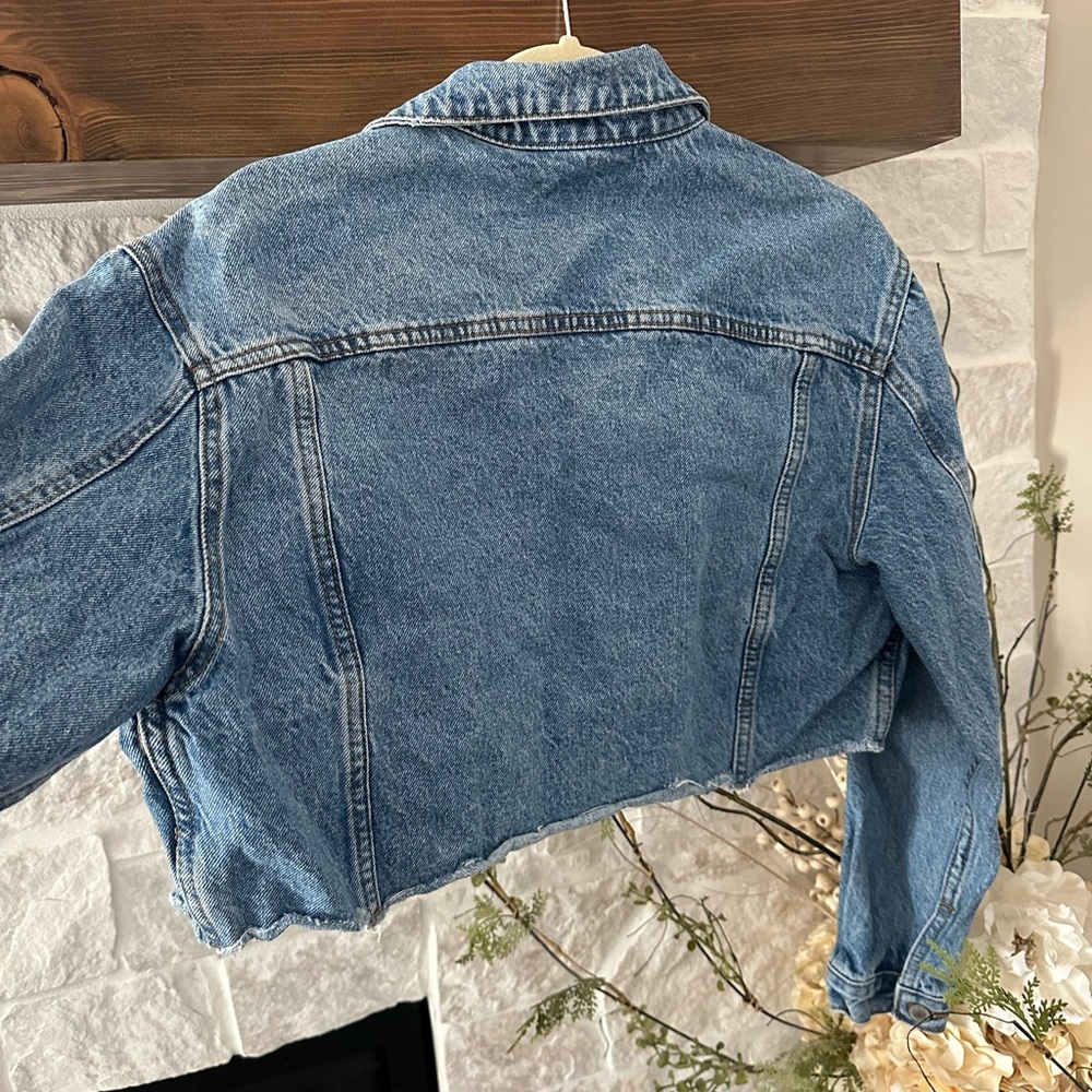 Cropped Jean Jacket🩵 - Picture 4 of 6